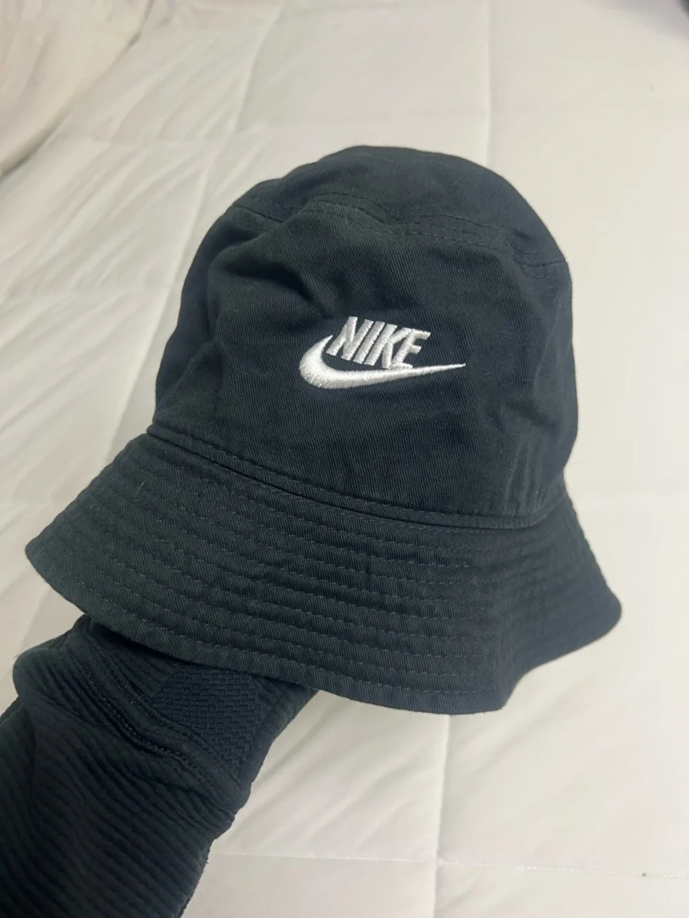 Nike Black Bucket Hat - Picture 2 of 4